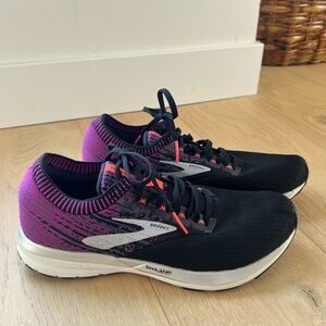 Brooks Ricochet Running Shoes- 10.5